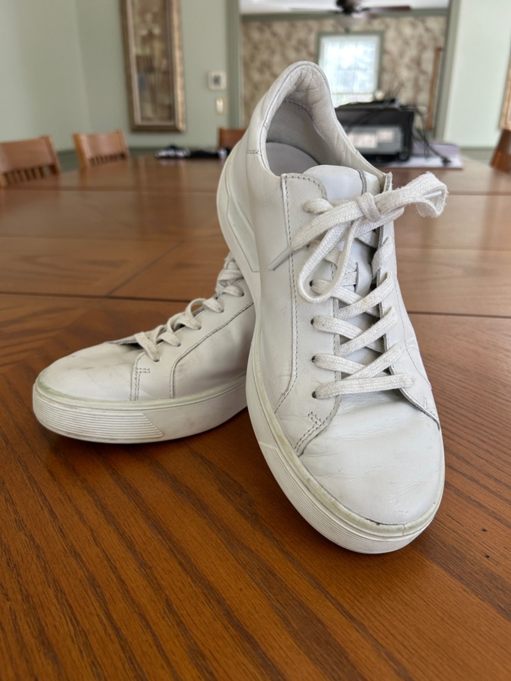 Women's White Leather ECCO Sneakers size 40